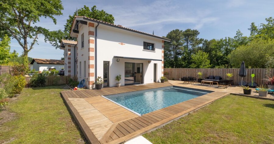 Constructeur maison Arcachonnaise avec piscine