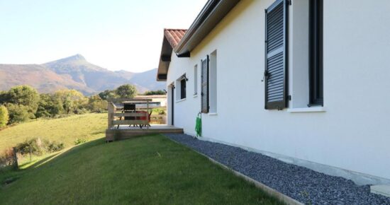 maison lumineuse basque façade arrière