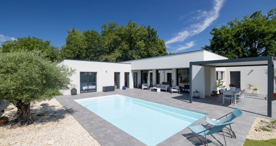 maison neuve avec piscine