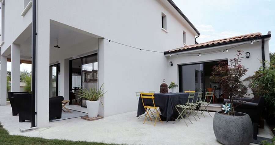 bastide contemporaine avec terrasse