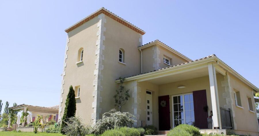 maison moderne et authentique porche entrée