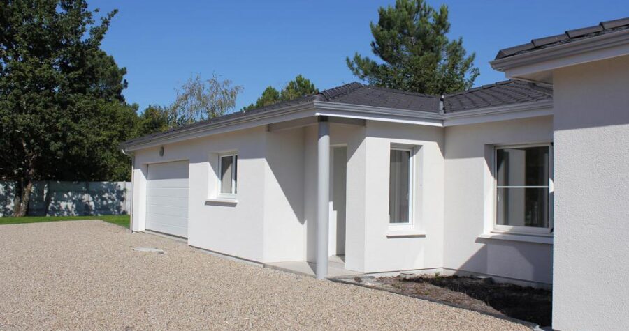 Maison contemporaine au medoc porche entrée