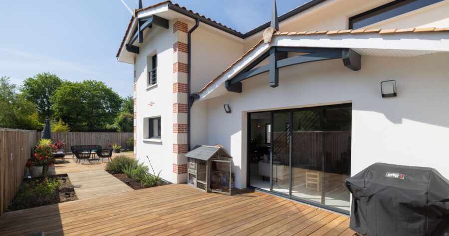 terrasse en bois pour une maison arcachonnaise