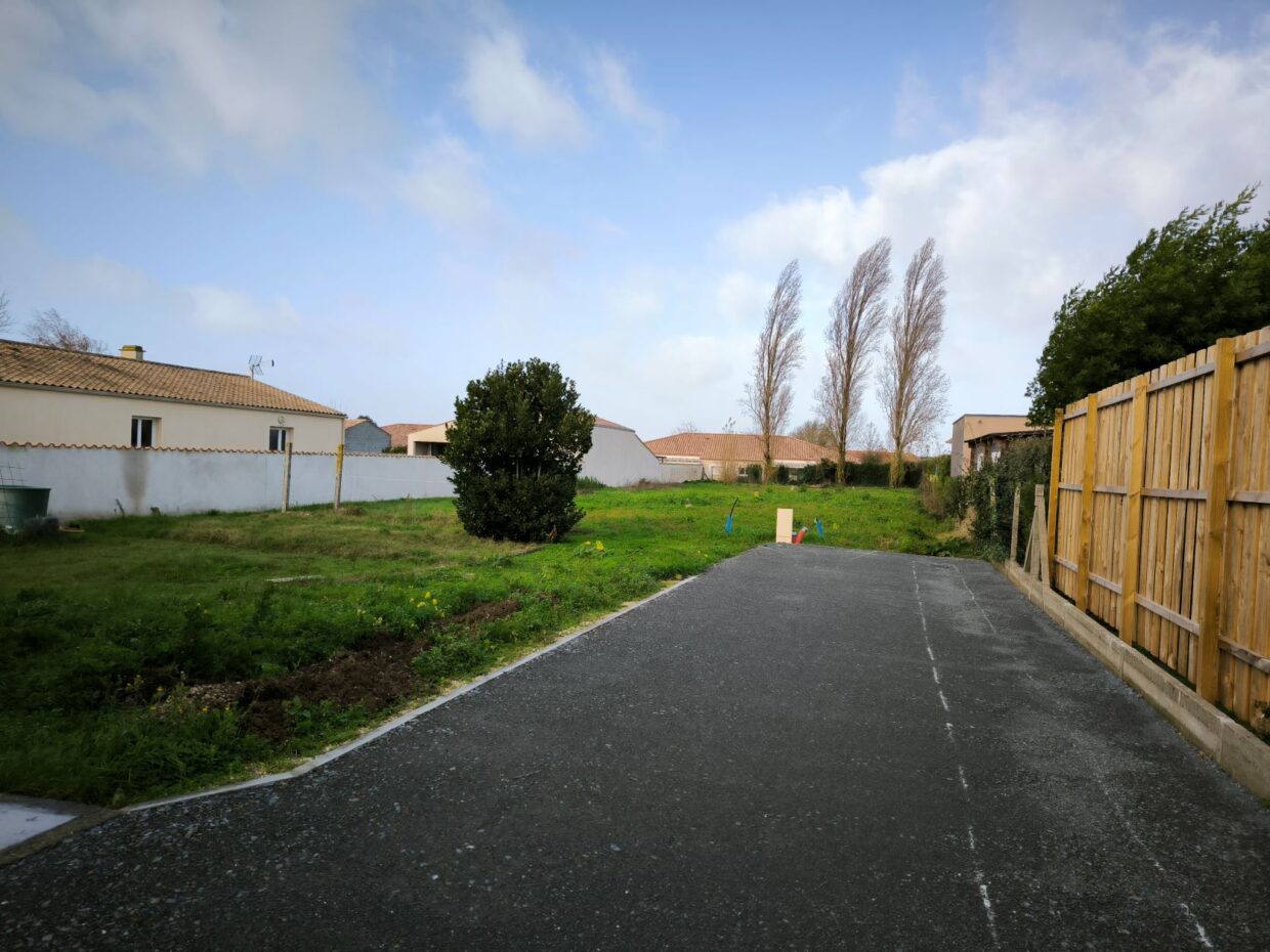 Terrain constructible Saint-laurent-de-la-prée  (Charente-Maritime 17)