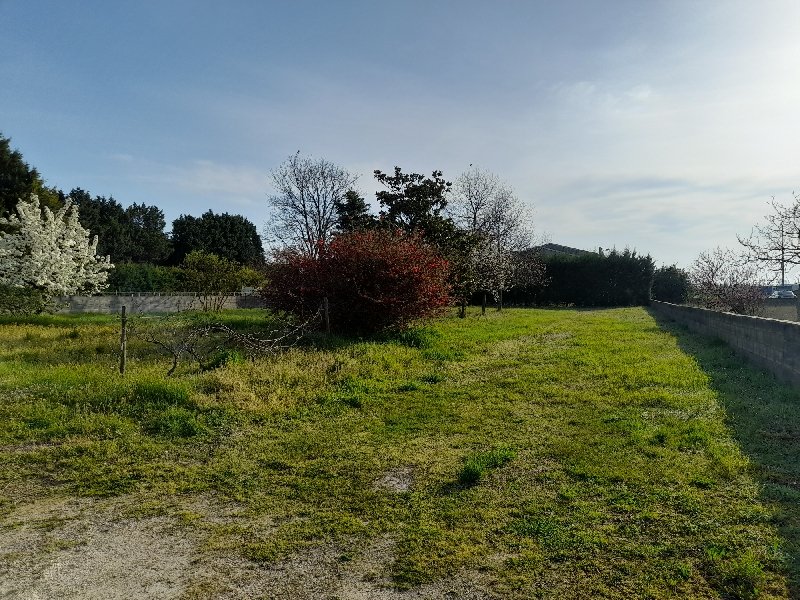 Terrain constructible Châteaubernard  (Charente 16)