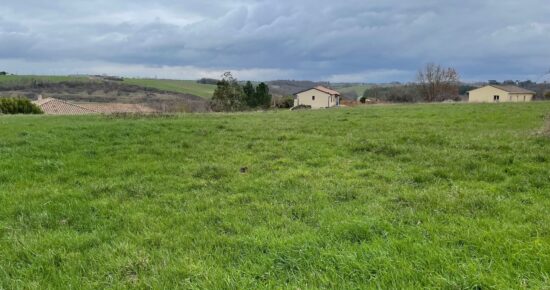 Terrain constructible Auvillar  (Tarn et Garonne 82)