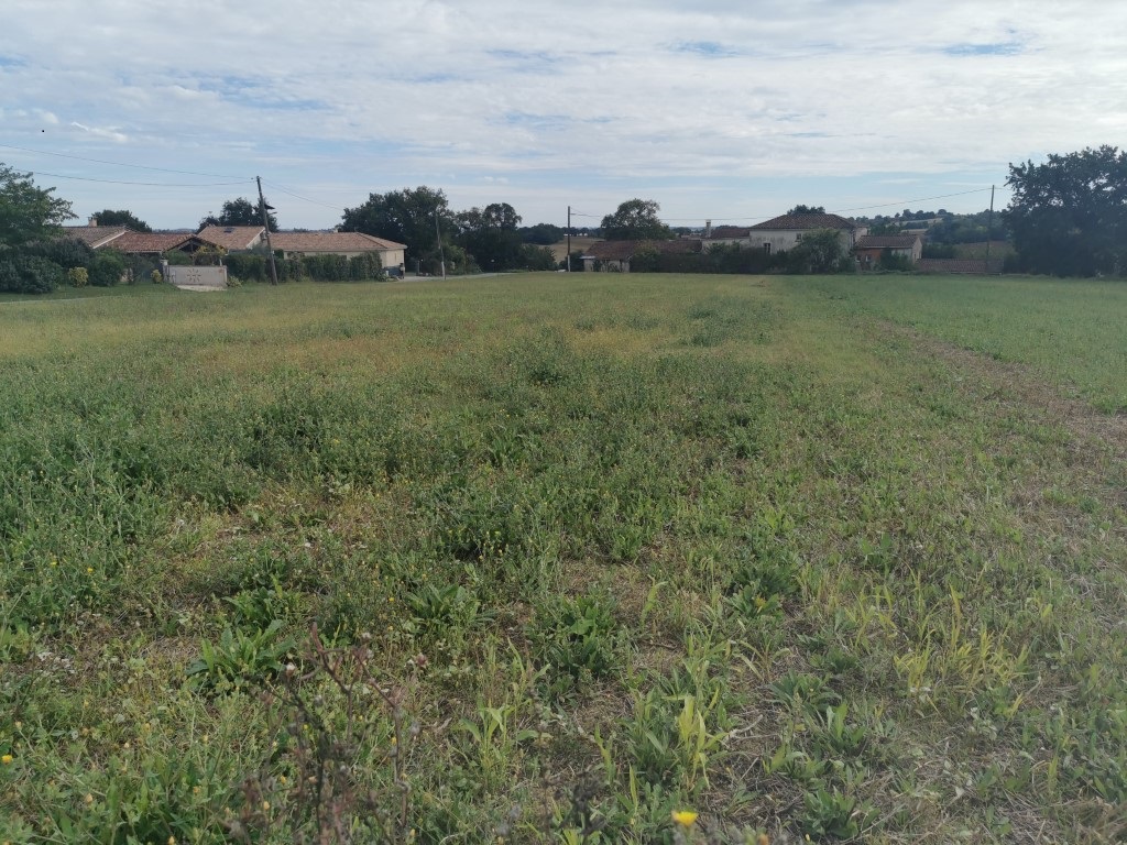 Terrain constructible Calignac  (Lot et Garonne 47)