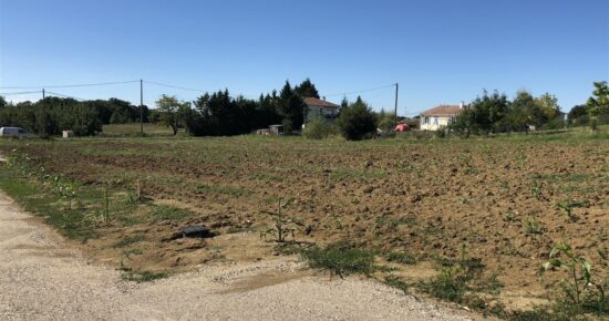 Terrain constructible Laugnac  (Lot et Garonne 47)