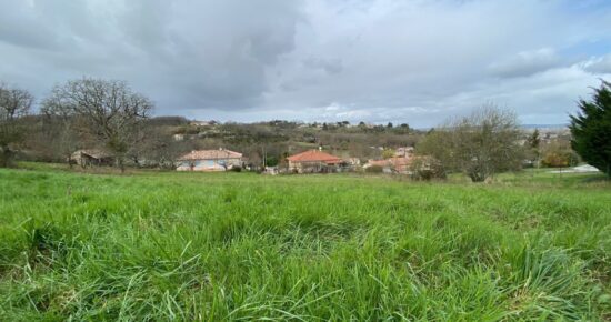 Terrain constructible Layrac  (Lot et Garonne 47)