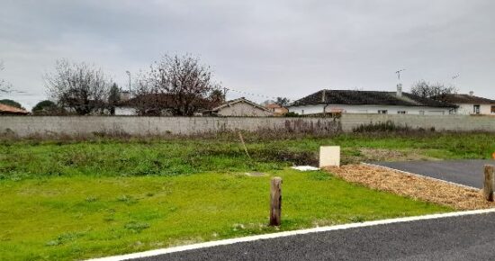 Terrain constructible Châteaubernard  (Charente 16)