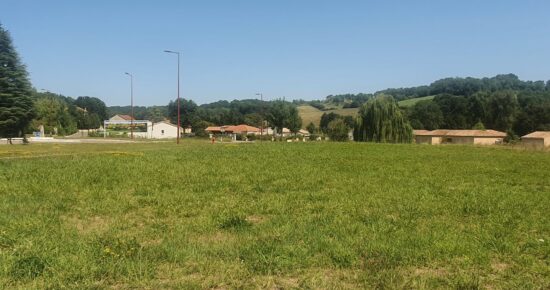 Terrain constructible Saint-caprais-de-lerm  (Lot et Garonne 47)