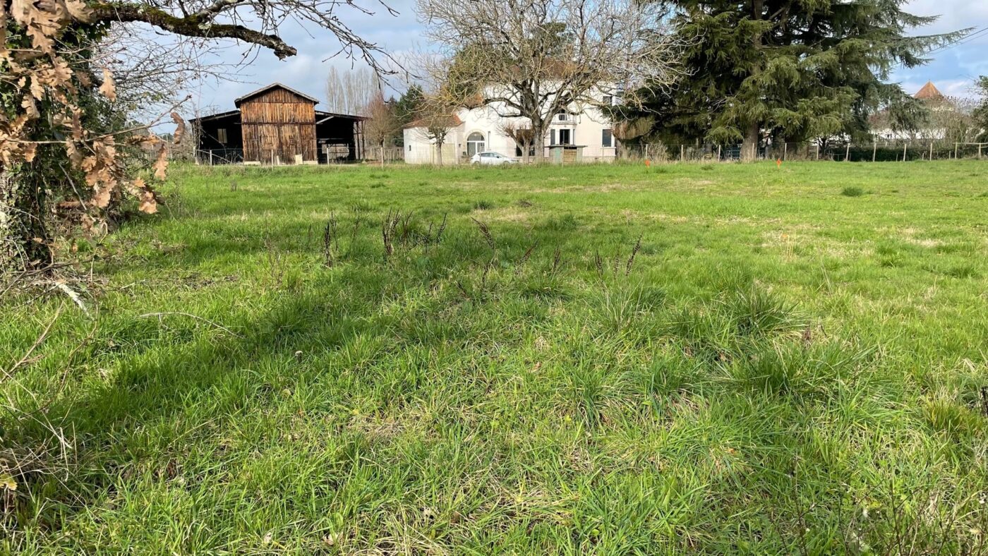 Terrain constructible Sérignac-sur-garonne  (Lot et Garonne 47)