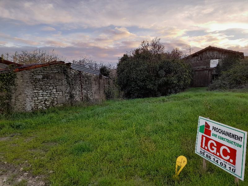 Terrain constructible Châteaubernard  (Charente 16)