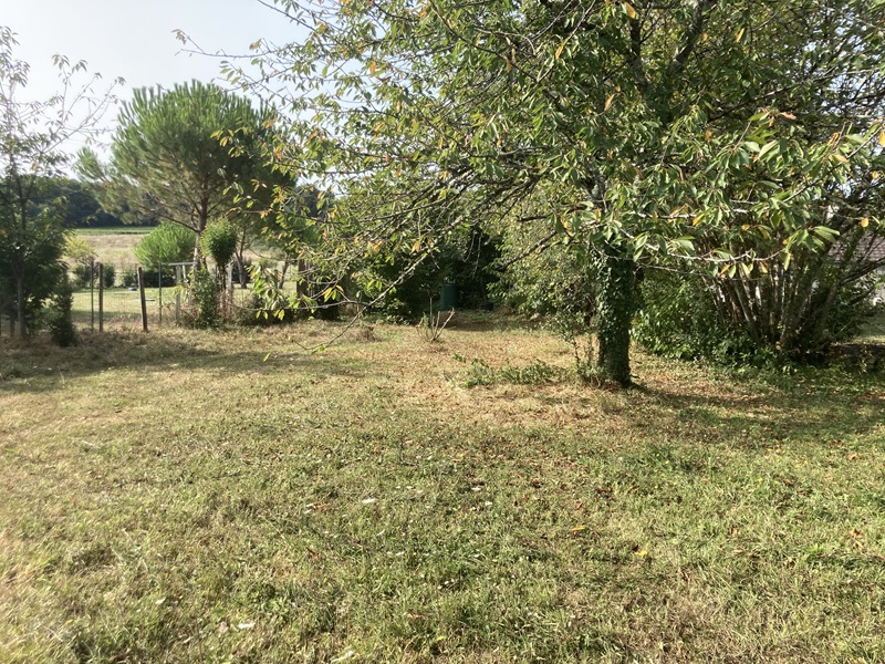 Terrain constructible Nérigean  (Gironde 33)