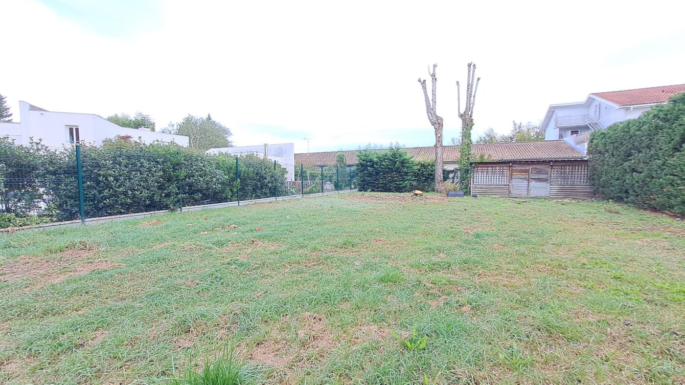 Terrain constructible Gradignan  (Gironde 33)