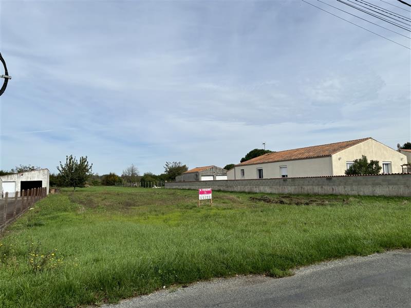 Terrain constructible Le gua  (Charente-Maritime 17)