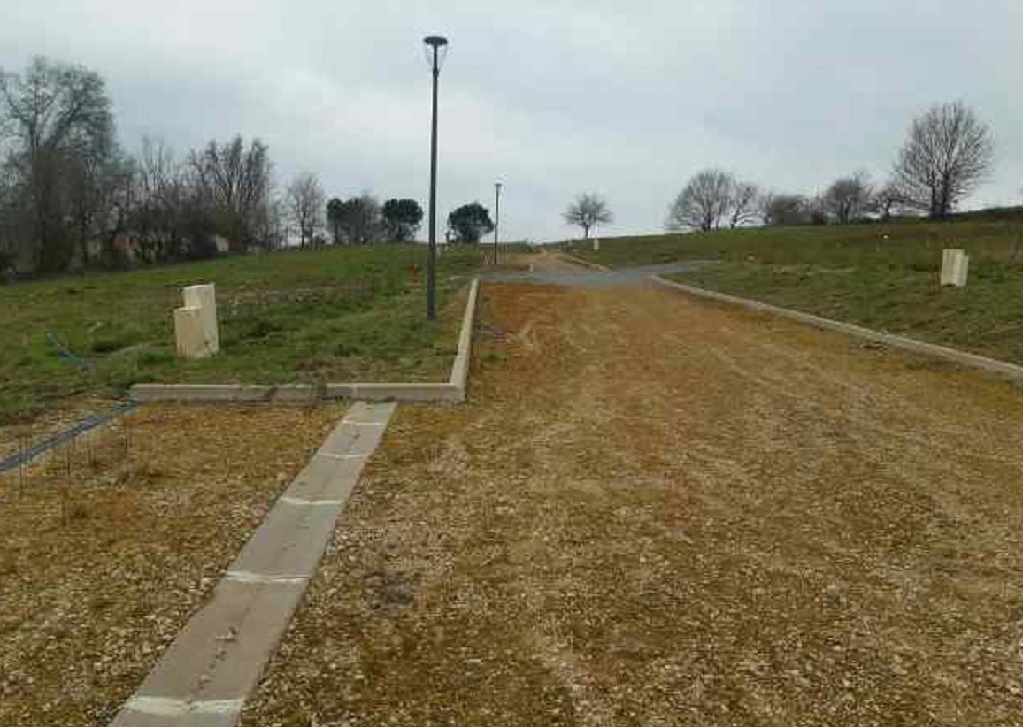 Terrain constructible Montsoué  (Landes 40)