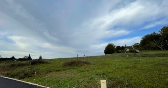 Terrain constructible Laplume  (Lot et Garonne 47)