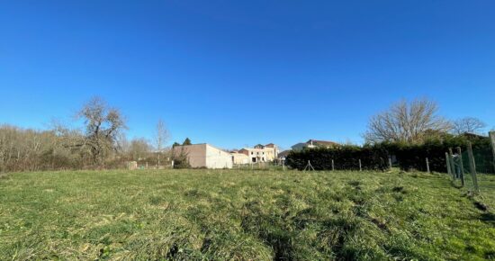 Terrain constructible Campugnan  (Gironde 33)